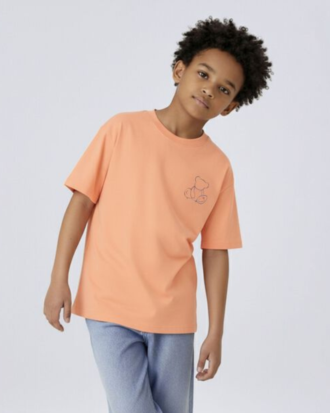 T-shirt med tryck på ryggen