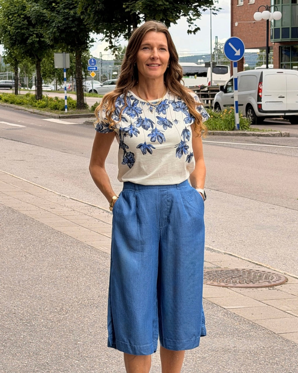 T-shirt med blommor