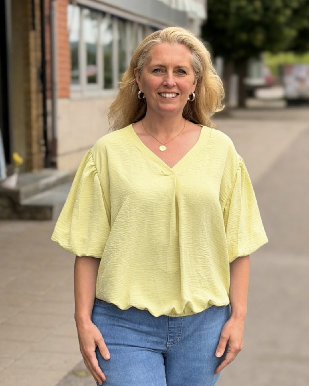 Topp med ballongärm