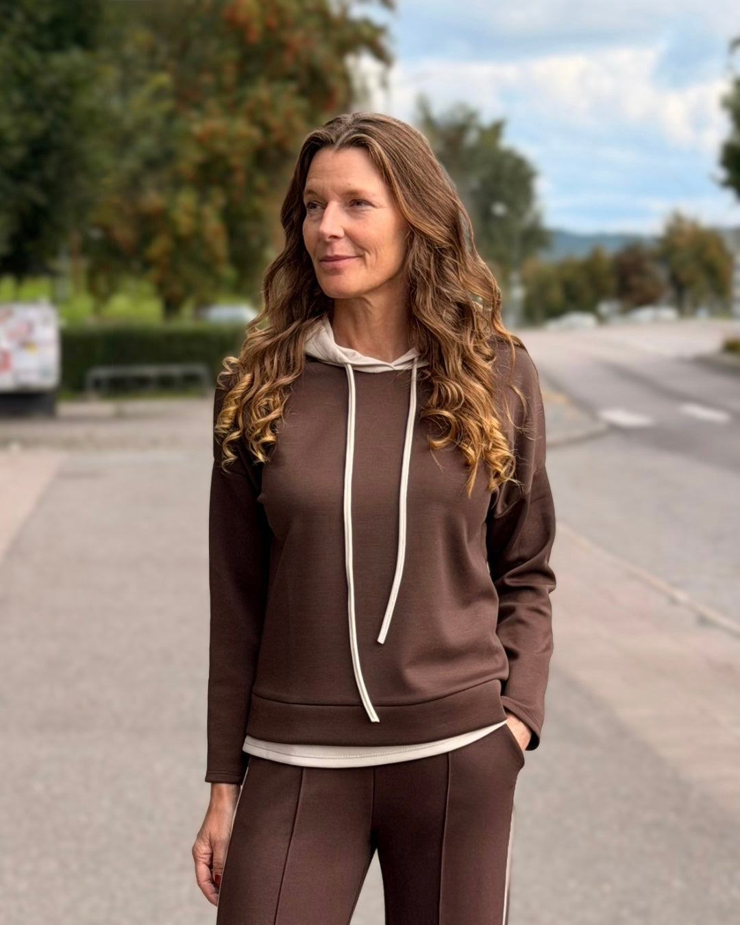 Sweatshirt med huva