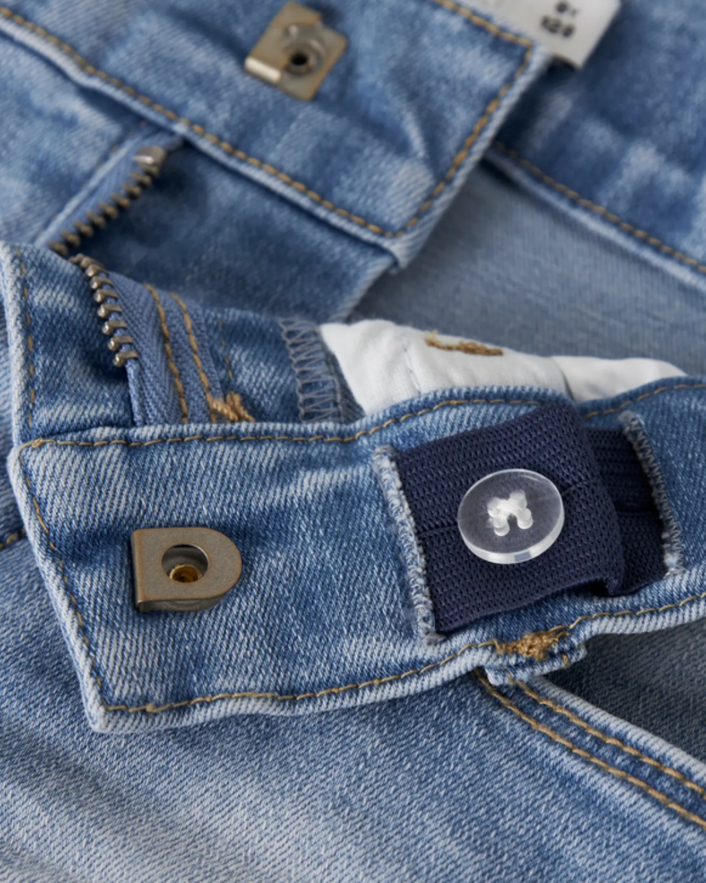 Jeansshorts med spets