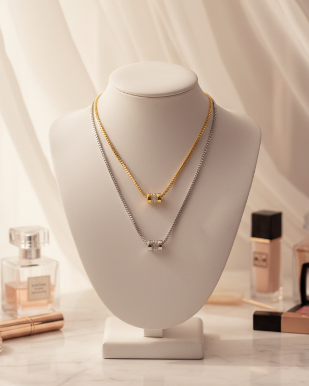 Kort halsband med strass