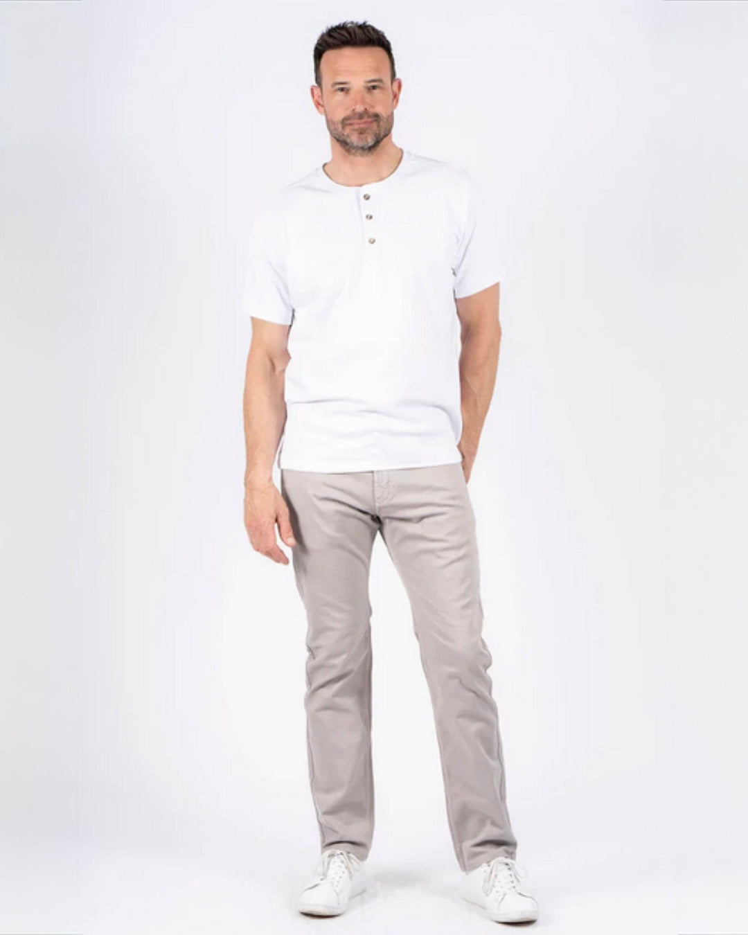 Chinos Ljus sand