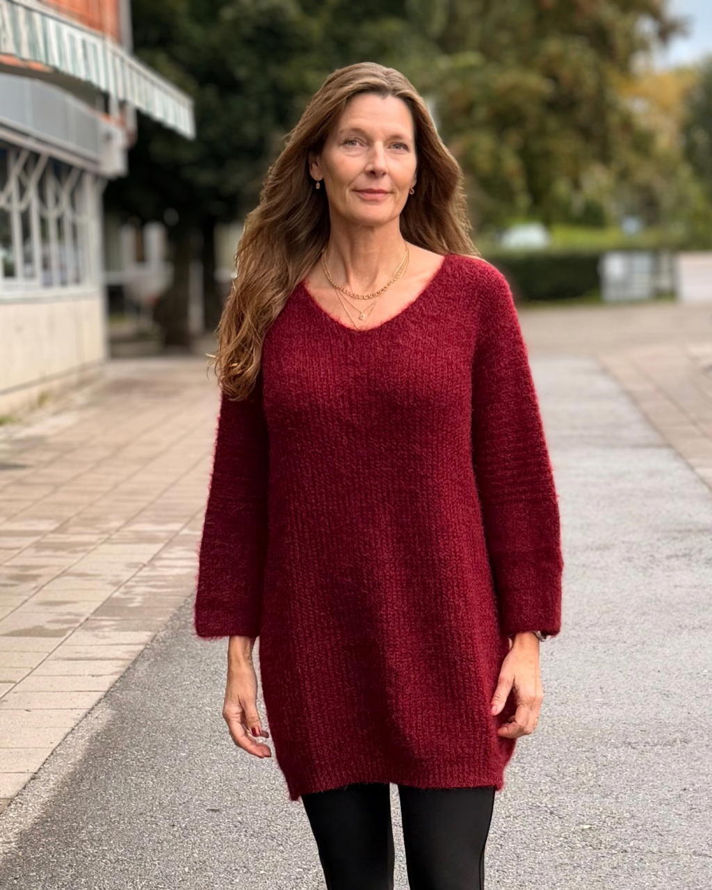 Stickad tröja fluffig med v-hals