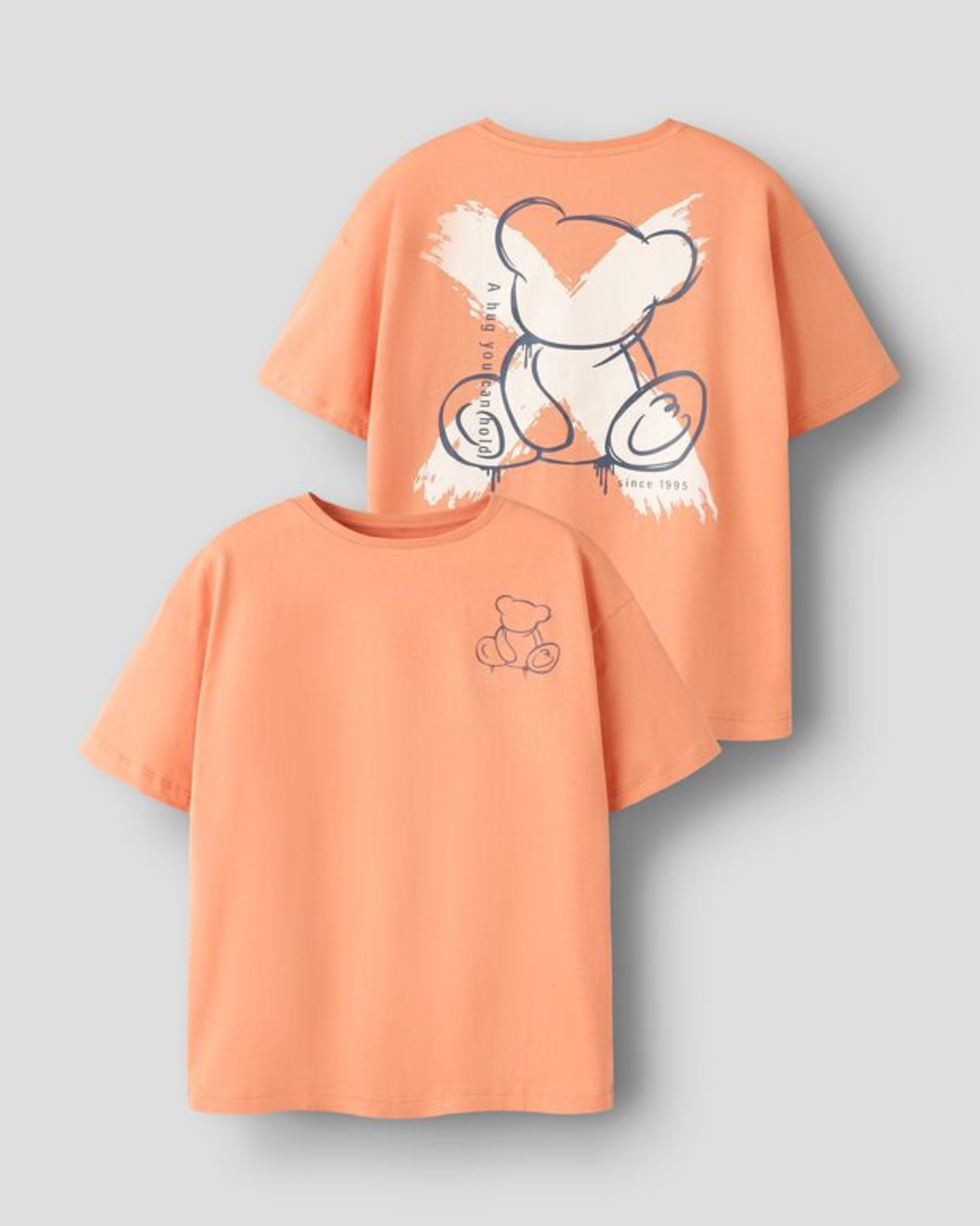 T-shirt med tryck på ryggen