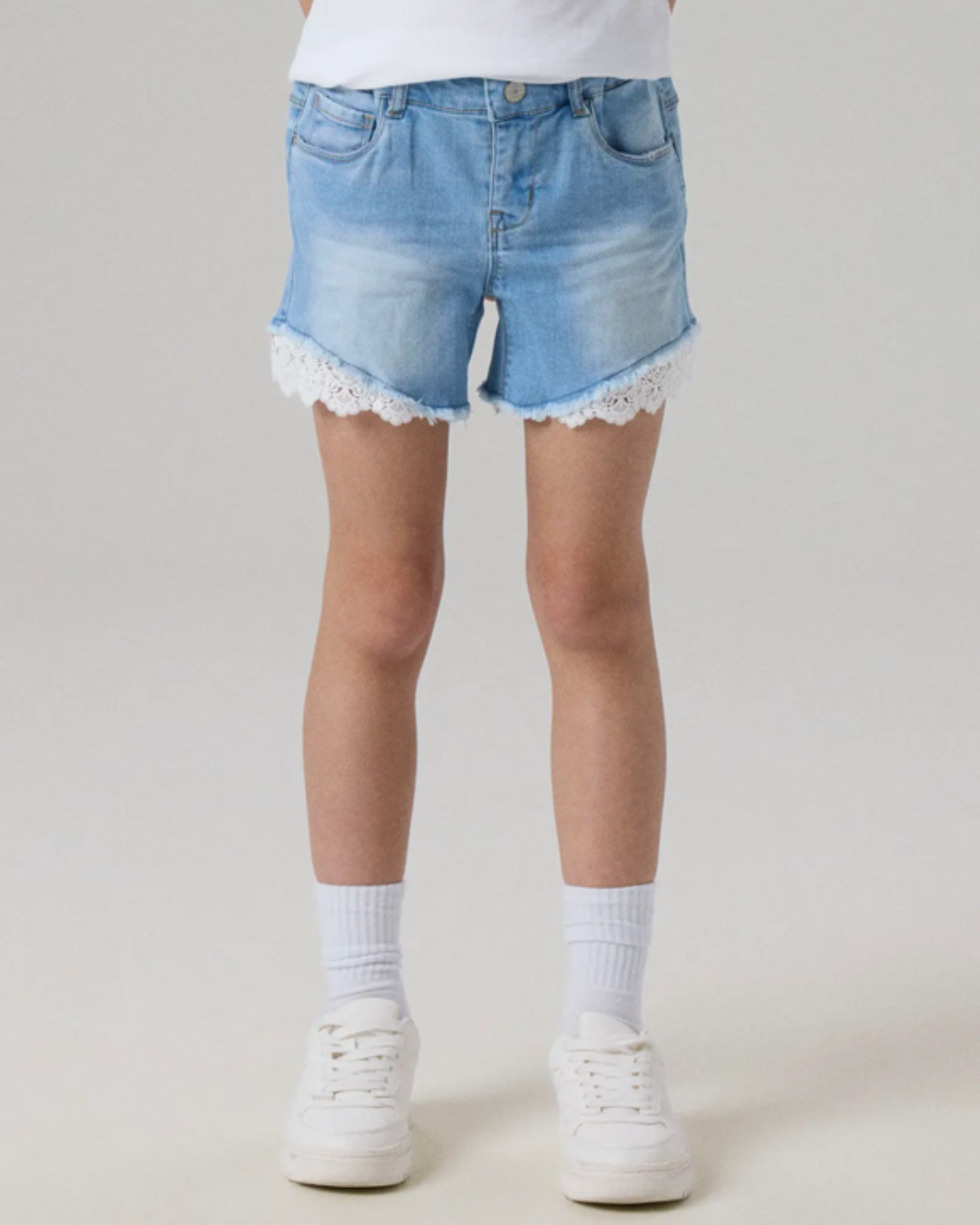 Jeansshorts med spets