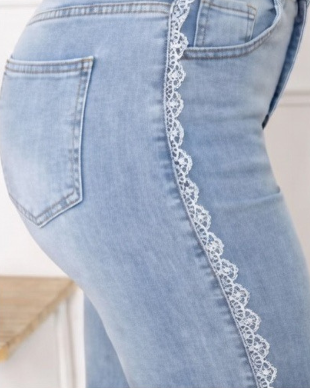 Jeans med spets