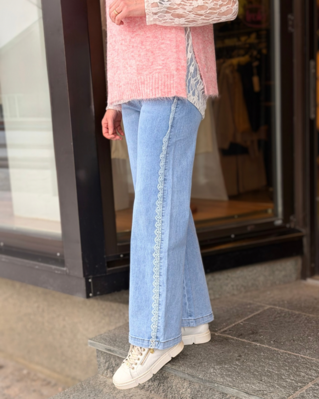 Jeans med spets