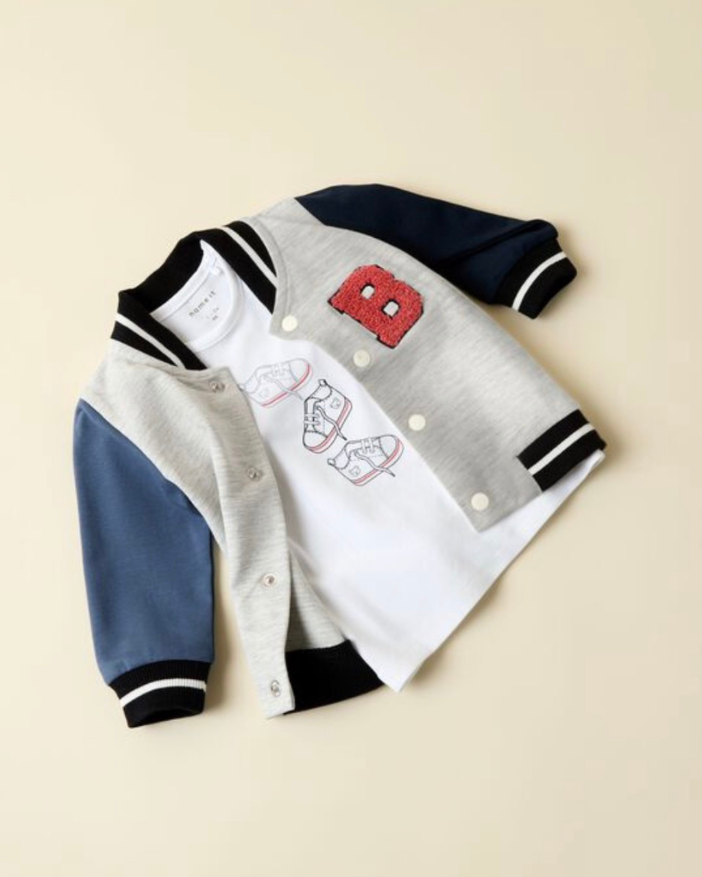 Sweatshirt med knappar
