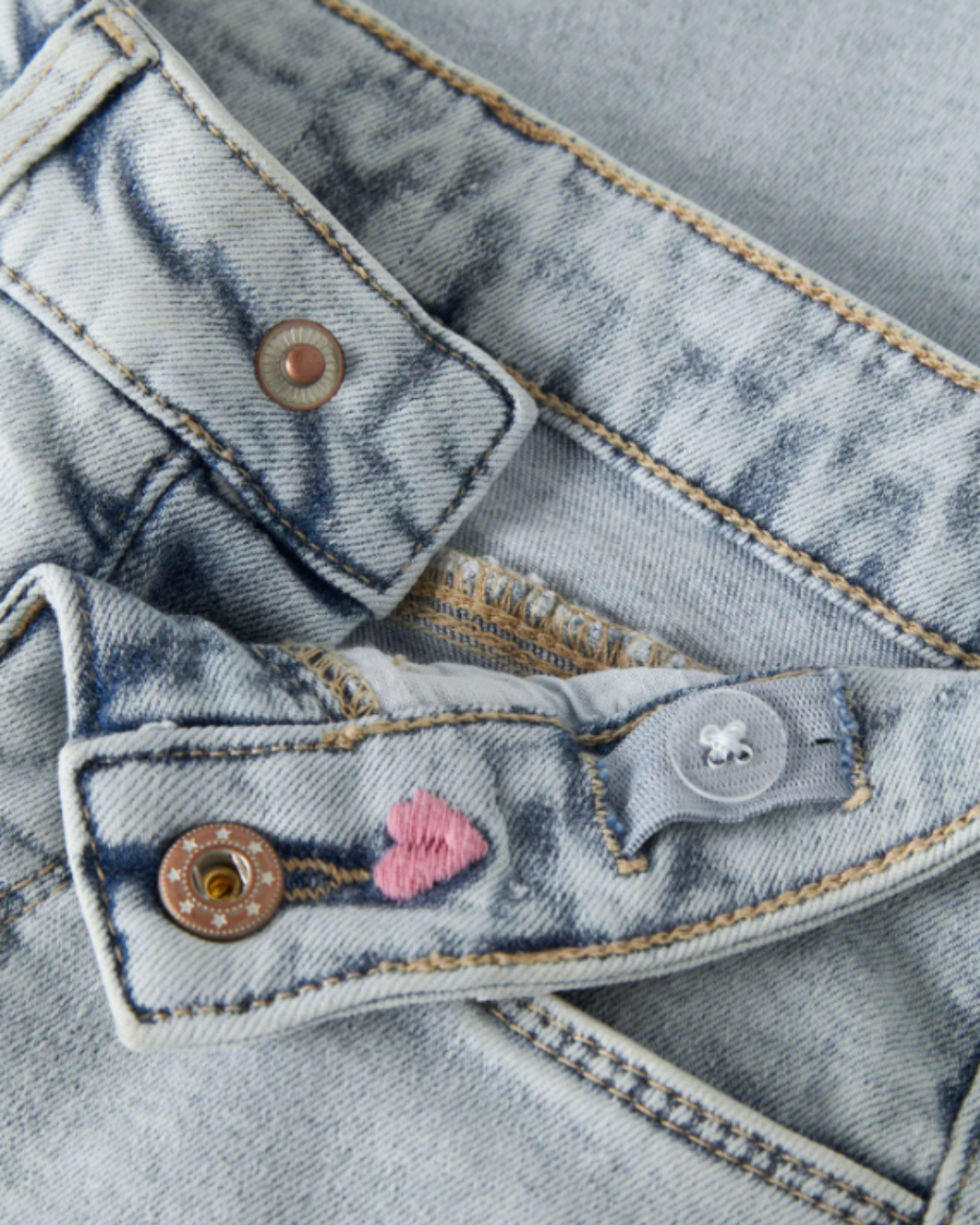 Jeans med vida ben
