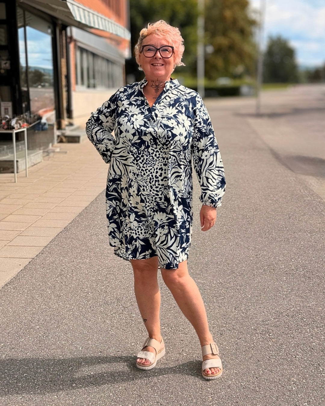 Klänning bladmotiv